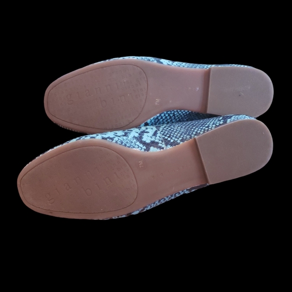 Gianni Bini Blue Snake Skin Loafers size 7 - Picture 6 of 6